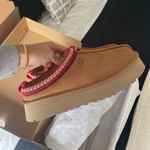 Ugg Tazz Suede Platform Slipper Clogs